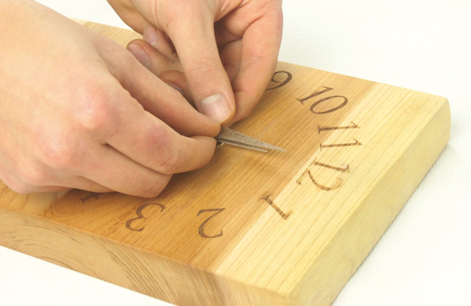 いつ作られた時計でも職人の手でお直しを行うことをお約束しています